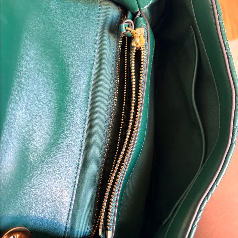 Tory Burch Green Quilted Shoulder Bag - Picture 5 of 9